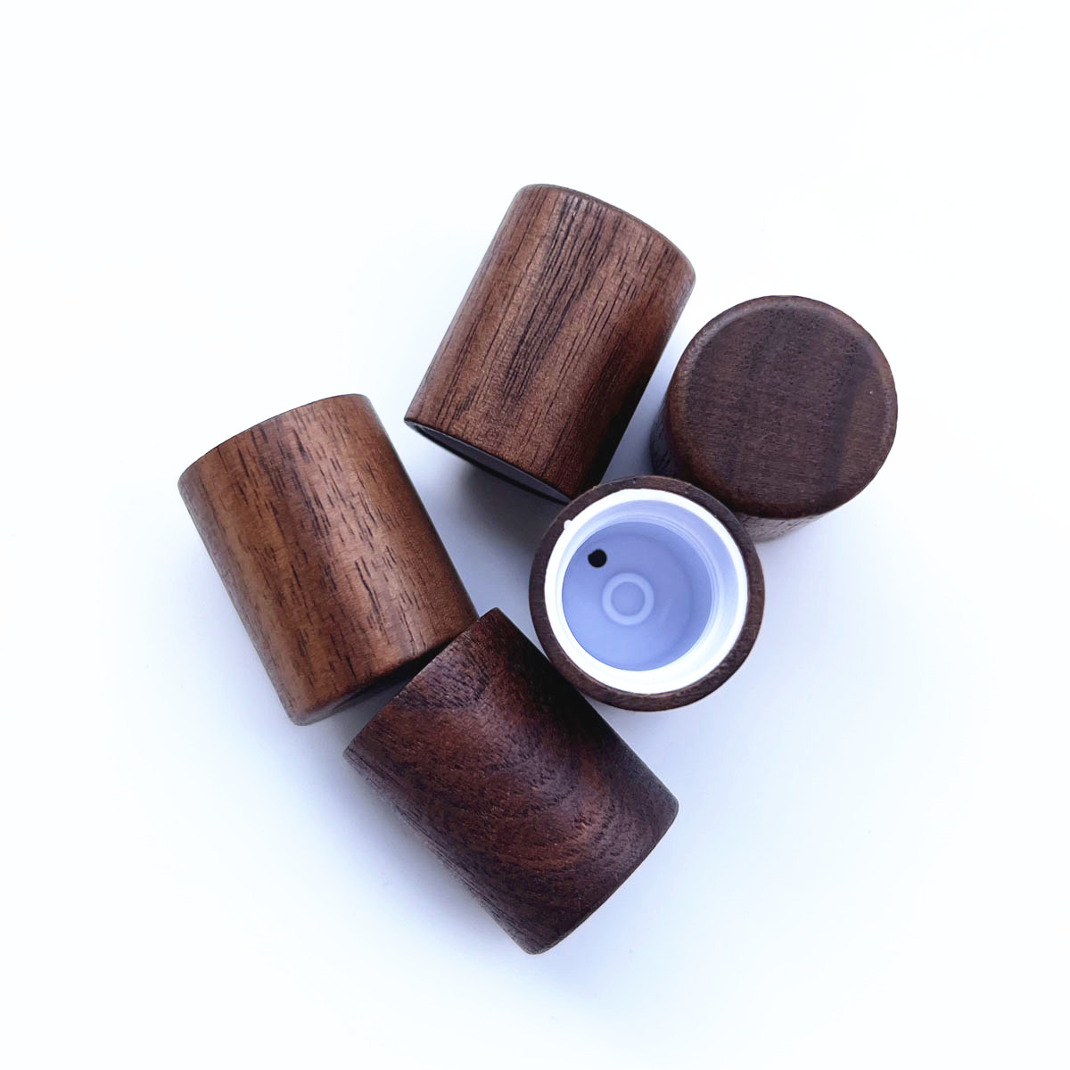 10X Natural Black Walnut Wood  - Attar Oil Roll On recension och pris